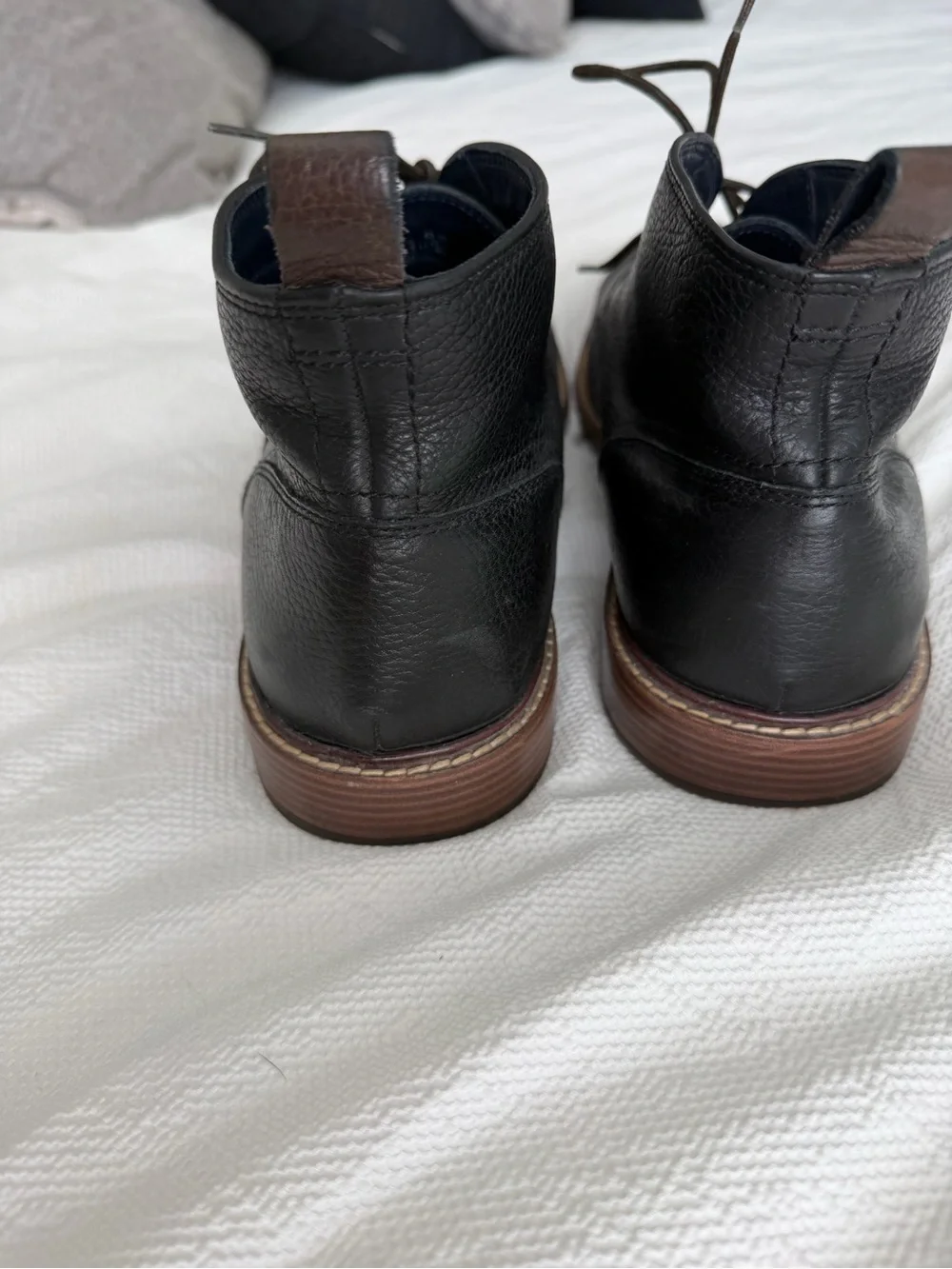 Cole Haan Men's Black Leather Chukka Boots - Classic Lace-Up